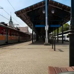 Jak dojechać z Krakowa na lotnisko - szybkie i tanie opcje transportu