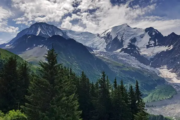 Mont Blanc w jakim kraju? Odkryj jego granice między Francją a Włochami